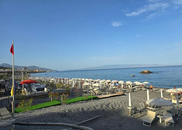 Semesterbostad Casa La Ferula Apt3 Vicino Al Mare E Taormina Con Terrazza Panoramica SantʼAlessio Siculo